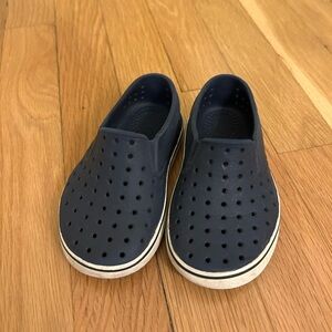 Native Shoes Toddler Size 8 - Navy